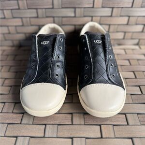 UGG Youth Girl’s Black Quilted Slip-On Shoes Size 1